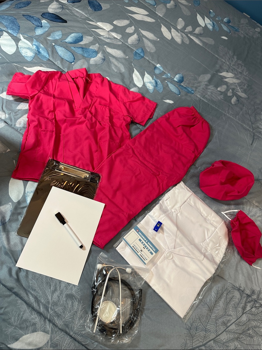 NIB Kids Hot Pink Nurse Costume Set with Accessories SZ S 4/5 EU110
